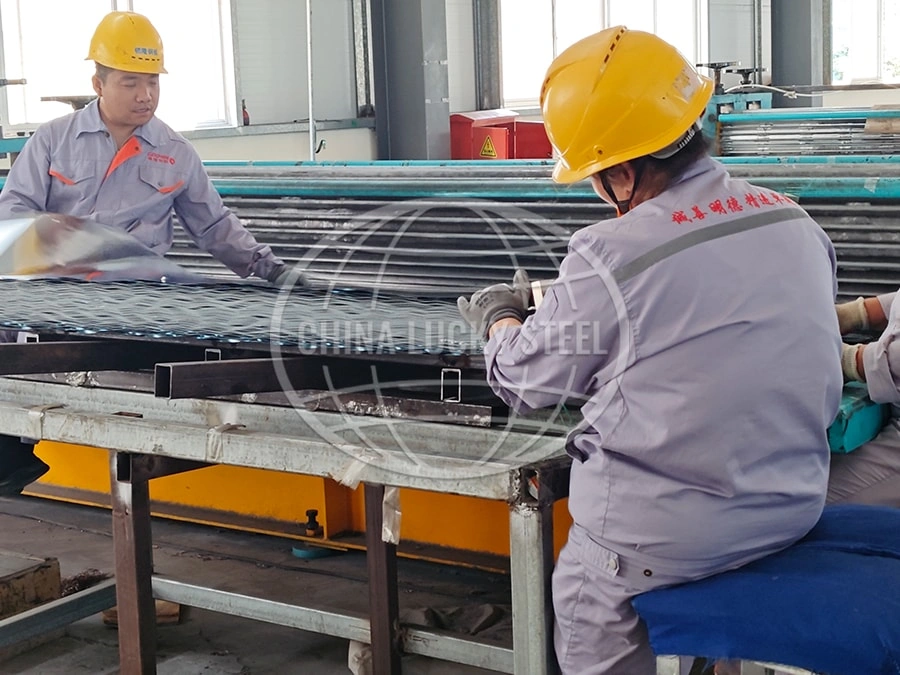 Corrugated Roofing Sheet Workshop